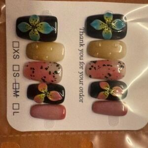 🦋 Curated Premium Nail‎ Set – Floral, Character & 3D Butterfly Mix
